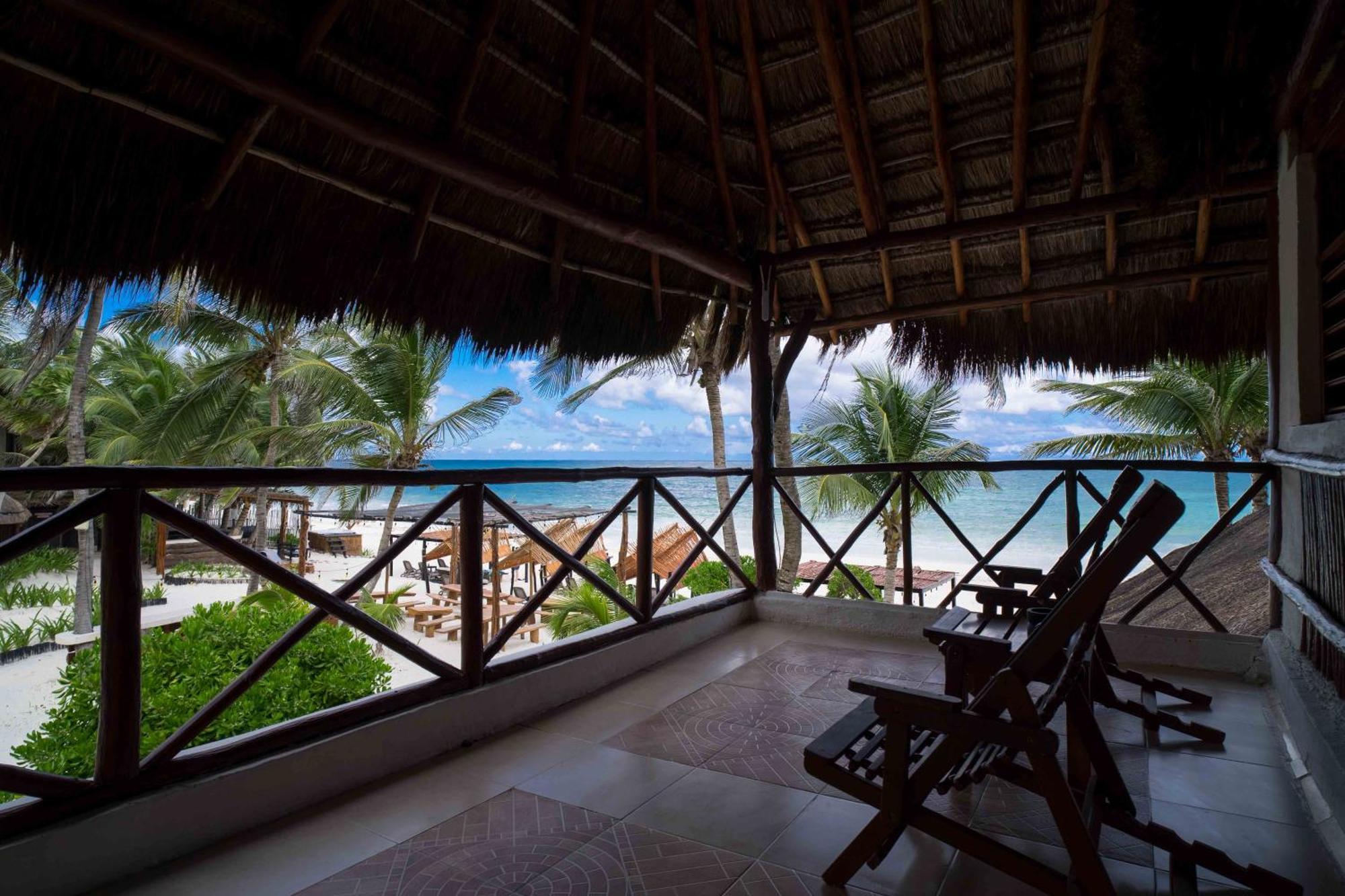 Bt Live Tulum Located At The Party Zone Hotel Buitenkant foto