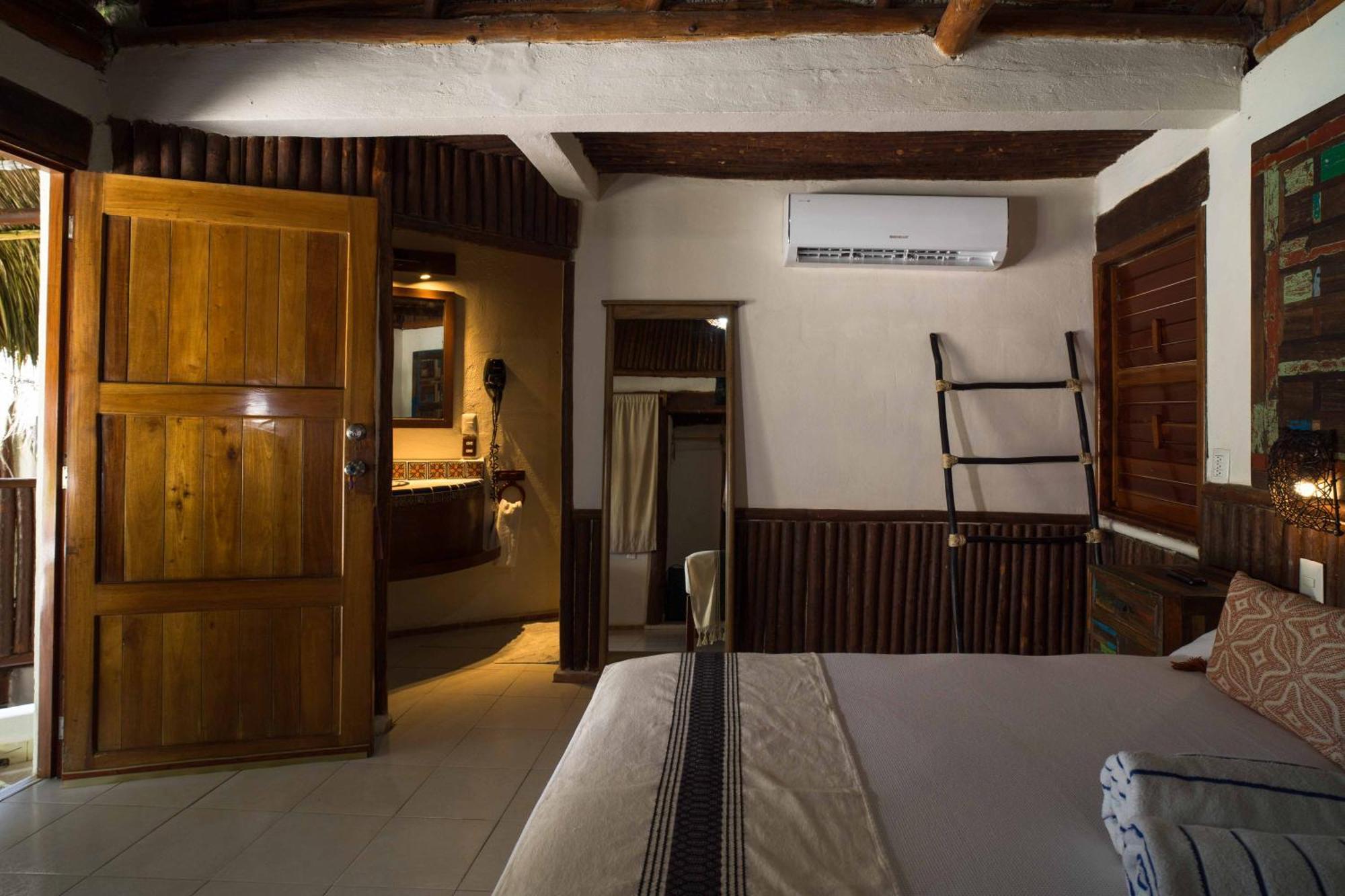 Bt Live Tulum Located At The Party Zone Hotel Buitenkant foto